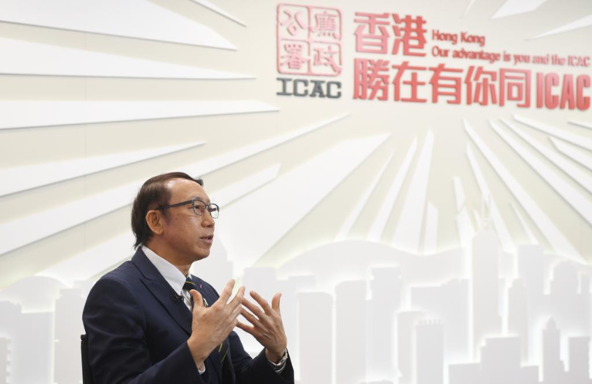 4月9日，香港廉政公署社区关系处处长麦伟强接受记者采访。