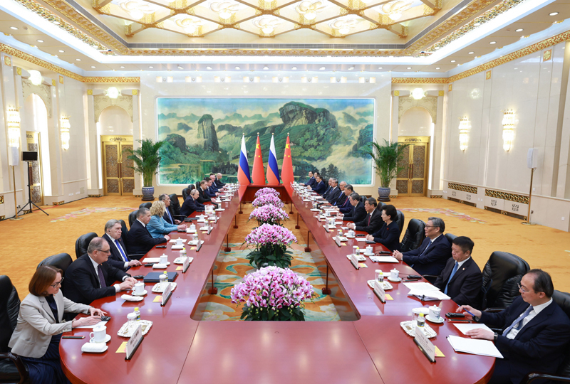 5月20日上午,国家主席习近平在北京人民大会堂同来华进行国事访问的俄罗斯总统普京举行会谈。这是两国元首举行小范围会谈。图片来源:新华网 5月20日上午,国家主席习近平在北京人民大会堂同来华进行国事访问的俄罗斯总统普京举行会谈。这是两国元首举行小范围会谈。图片来源:新华网