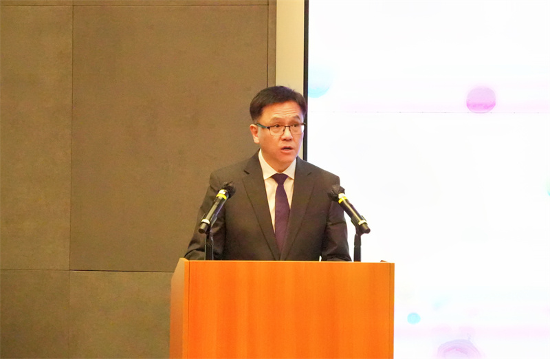 香港特区政府创新科技及工业局局长孙东致辞。