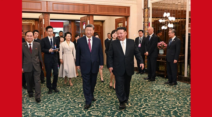 习近平夫妇出席金正恩夫妇举行的小范围午宴