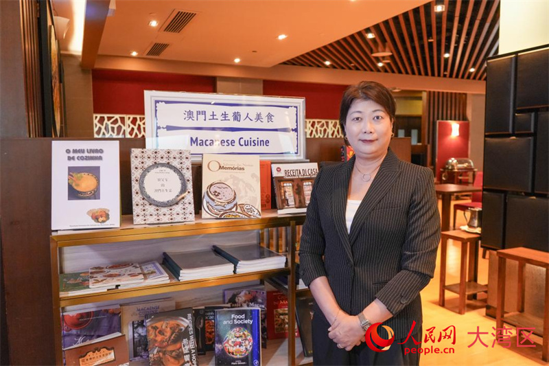 时任澳门旅游大学副校长罗曼仪接受采访。 时任澳门旅游大学副校长罗曼仪接受采访。