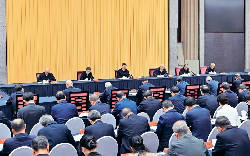 2026年4月30日上午,中共中央总书记、国家主席、中央军委主席习近平在上海出席加强基础研究座谈会并发表重要讲话。图片来源:新华网 2026年4月30日上午,中共中央总书记、国家主席、中央军委主席习近平在上海出席加强基础研究座谈会并发表重要讲话。图片来源:新华网