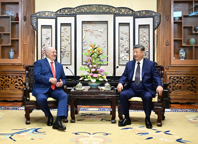 6月29日上午,国家主席习近平在北京钓鱼台国宾馆会见白俄罗斯总统卢卡申科。图片来源:新华网 6月29日上午,国家主席习近平在北京钓鱼台国宾馆会见白俄罗斯总统卢卡申科。图片来源:新华网