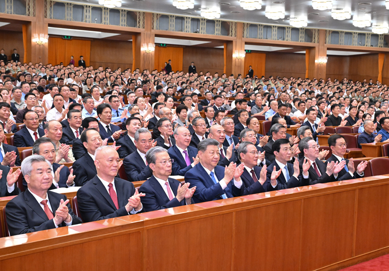 6月29日晚,庆祝中国共产党成立105周年音乐会《人民至上》在北京举行。习近平、李强、赵乐际、王沪宁、蔡奇、丁薛祥、李希、韩正等党和国家领导人,同约3000名观众一起观看演出。图片来源:新华网 6月29日晚,庆祝中国共产党成立105周年音乐会《人民至上》在北京举行。习近平、李强、赵乐际、王沪宁、蔡奇、丁薛祥、李希、韩正等党和国家领导人,同约3000名观众一起观看演出。图片来源:新华网