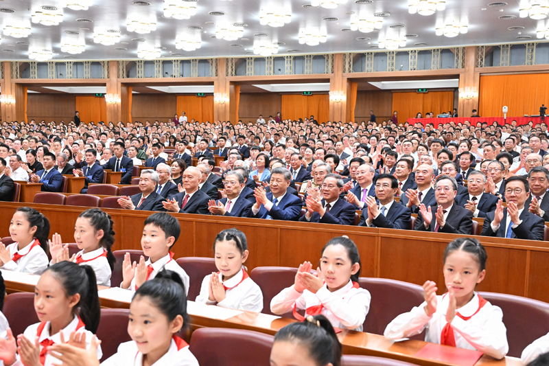 6月29日晚,庆祝中国共产党成立105周年音乐会《人民至上》在北京举行。习近平、李强、赵乐际、王沪宁、蔡奇、丁薛祥、李希、韩正等党和国家领导人,同约3000名观众一起观看演出。图片来源:新华网 6月29日晚,庆祝中国共产党成立105周年音乐会《人民至上》在北京举行。习近平、李强、赵乐际、王沪宁、蔡奇、丁薛祥、李希、韩正等党和国家领导人,同约3000名观众一起观看演出。图片来源:新华网