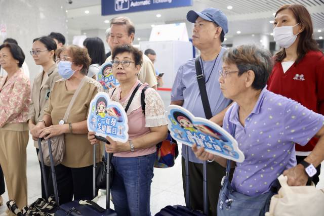 直达班次开通!百名香港游客坐高铁直达广州花都 直达班次开通!百名香港游客坐高铁直达广州花都