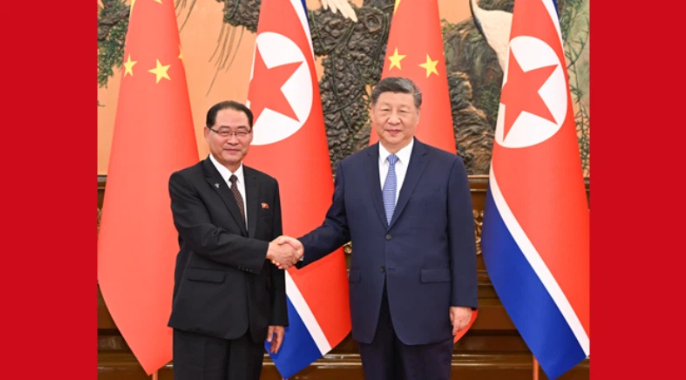 习近平会见朝鲜内阁总理朴泰成