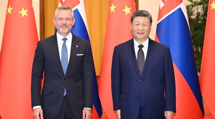 习近平同斯洛伐克总统佩列格里尼会谈