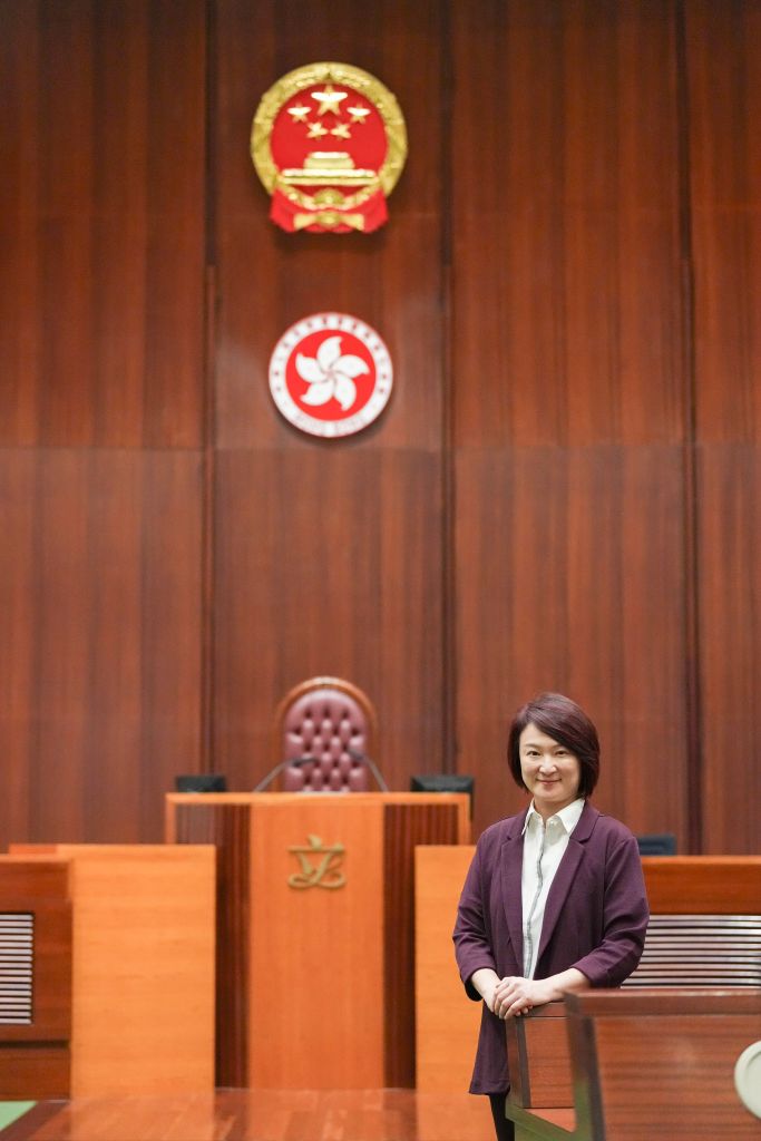 8月3日,香港特区立法会主席李慧琼在立法会大楼接受访问。 8月3日,香港特区立法会主席李慧琼在立法会大楼接受访问。
