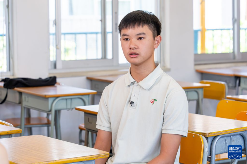 7月24日,初三学生黄正昇接受采访。 7月24日,初三学生黄正昇接受采访。