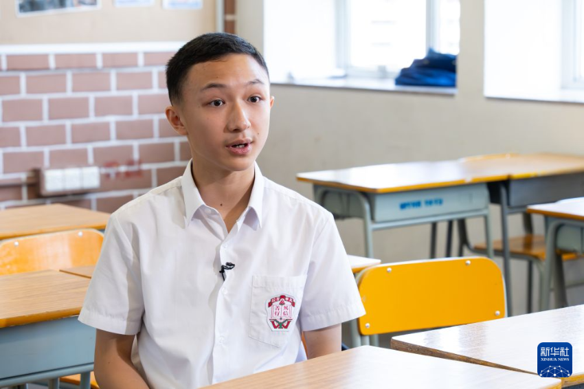 7月24日，初二学生王喆接受采访。