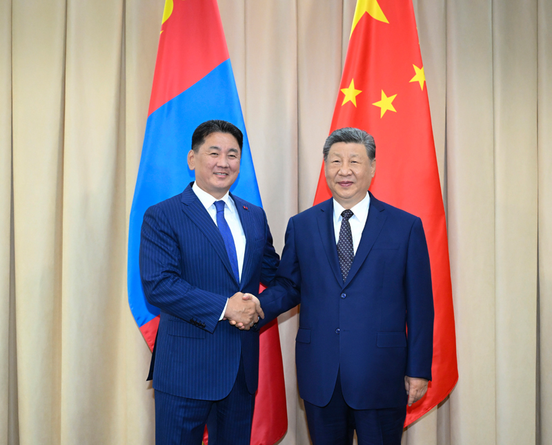 当地时间8月31日下午,国家主席习近平在比什凯克出席2026年上海合作组织峰会期间会见蒙古国总统呼日勒苏赫。 当地时间8月31日下午,国家主席习近平在比什凯克出席2026年上海合作组织峰会期间会见蒙古国总统呼日勒苏赫。