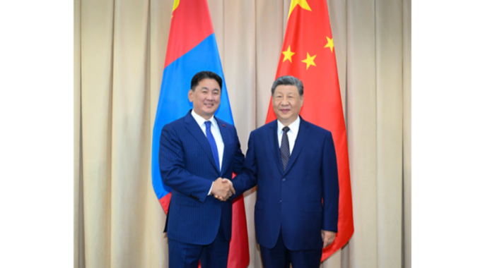习近平会见蒙古国总统呼日勒苏赫