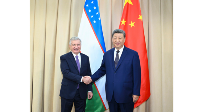 习近平会见乌兹别克斯坦总统米尔济约耶夫