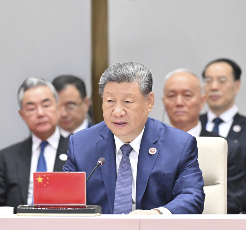 当地时间9月1日上午,国家主席习近平在比什凯克出席上海合作组织成员国元首理事会第二十六次会议。习近平发表题为《推动上海合作组织实现更高质量发展》的重要讲话。 当地时间9月1日上午,国家主席习近平在比什凯克出席上海合作组织成员国元首理事会第二十六次会议。习近平发表题为《推动上海合作组织实现更高质量发展》的重要讲话。