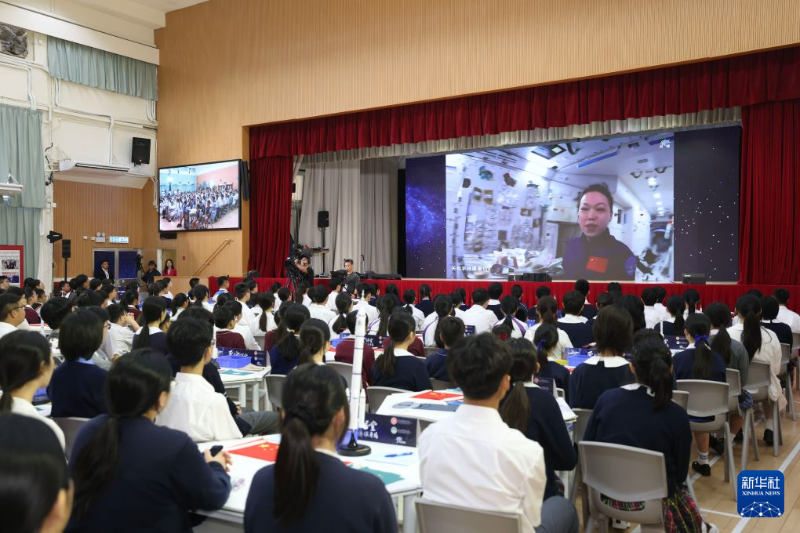9月9日,学生在“天宫课堂·港澳专场”上。 9月9日,学生在“天宫课堂·港澳专场”上。