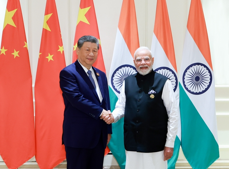 当地时间9月12日下午,国家主席习近平在印度新德里出席金砖国家领导人第十八次会晤期间会见印度总理莫迪。 当地时间9月12日下午,国家主席习近平在印度新德里出席金砖国家领导人第十八次会晤期间会见印度总理莫迪。