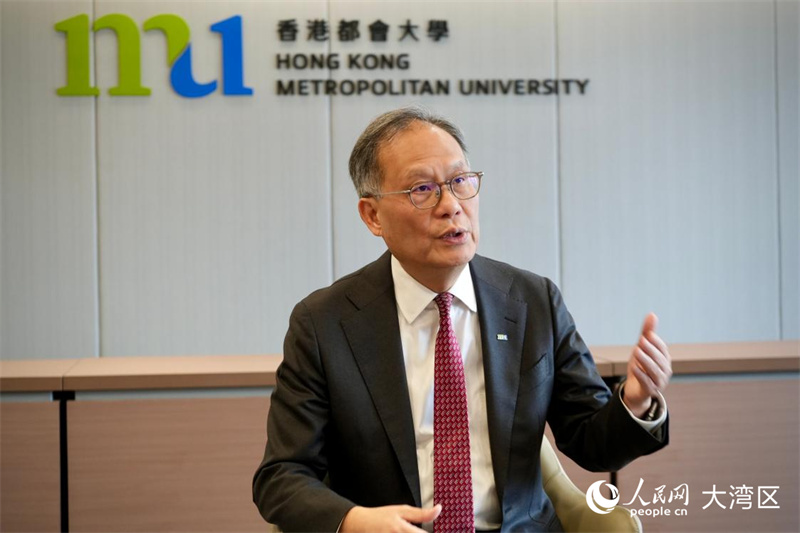 香港都会大学校长林群声教授近日接受人民网专访。 香港都会大学校长林群声教授近日接受人民网专访。