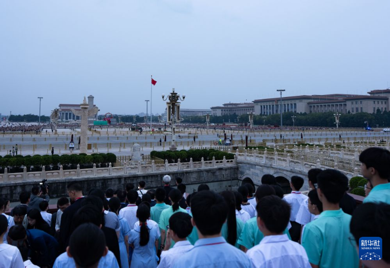 9月20日,升旗队代表在天安门观看升旗仪式。 9月20日,升旗队代表在天安门观看升旗仪式。