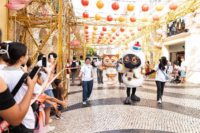 “吉祥物巡礼”为澳门“世界旅游日”活动增添欢乐氛围。