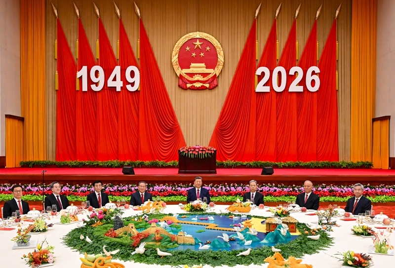 9月30日晚,庆祝中华人民共和国成立77周年招待会在北京人民大会堂举行。习近平、李强、赵乐际、王沪宁、蔡奇、丁薛祥、李希、韩正等党和国家领导人与中外人士欢聚一堂,共庆中华人民共和国华诞。 9月30日晚,庆祝中华人民共和国成立77周年招待会在北京人民大会堂举行。习近平、李强、赵乐际、王沪宁、蔡奇、丁薛祥、李希、韩正等党和国家领导人与中外人士欢聚一堂,共庆中华人民共和国华诞。