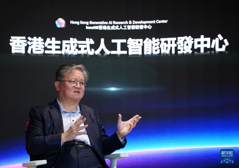 香港科技大学首席副校长、香港生成式人工智能研发中心主任郭毅可在香港接受新华社记者采访（9月9日摄）。
