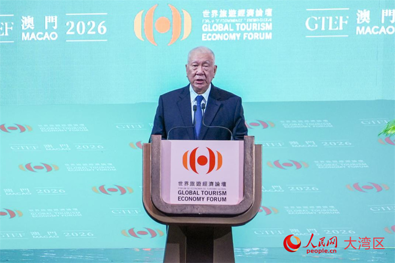 全国政协副主席、世界旅游经济论坛大会主席何厚铧致欢迎辞。 全国政协副主席、世界旅游经济论坛大会主席何厚铧致欢迎辞。