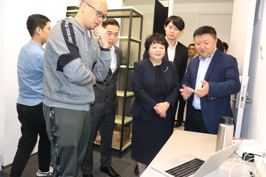 图片说明