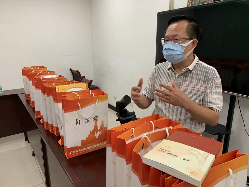 图片说明