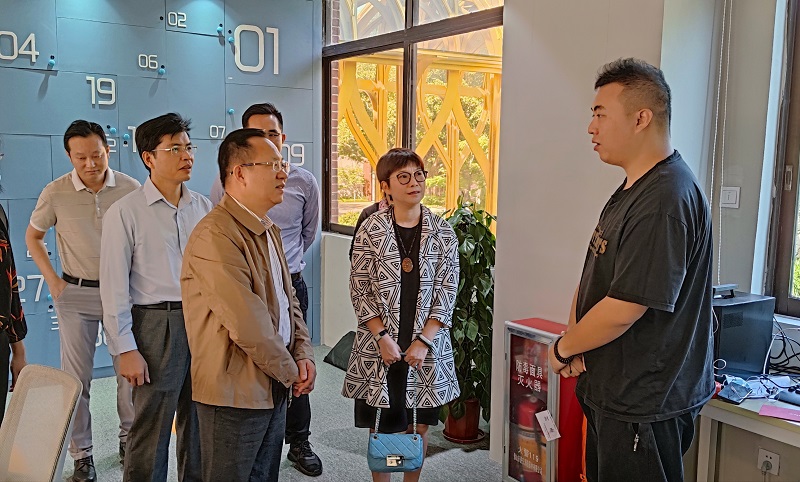 图片说明