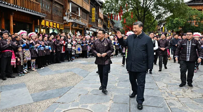 习近平在贵州黔东南州考察调研