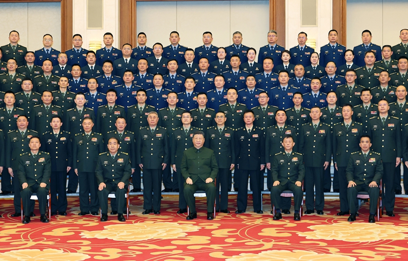 3月19日至20日，中共中央总书记、国家主席、中央军委主席习近平在云南考察。这是20日上午，习近平在昆明亲切接见驻昆明部队官兵代表，代表党中央和中央军委向驻昆明部队全体官兵致以诚挚问候。