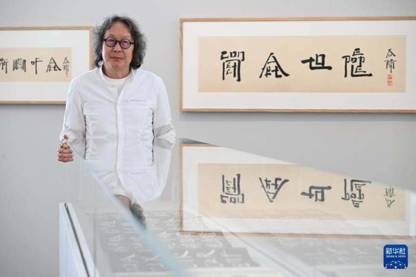3月25日，“想东想西——英文方块字书法教室”展览在香港艺术馆举办传媒预展。