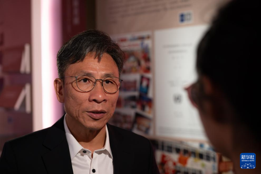 香港国家安全展览厅负责人张建光接受记者采访（2024年10月4日摄）。 