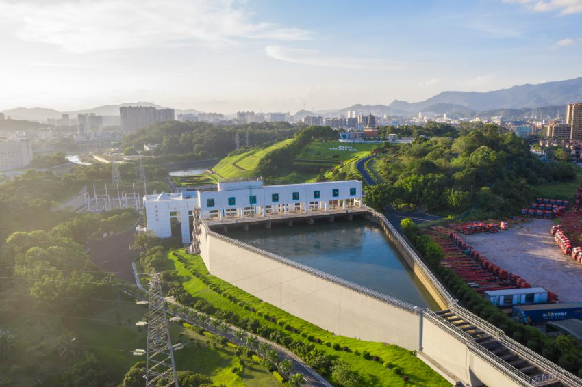 这是位于广东东莞的东深供水工程重要节点——金湖泵站。