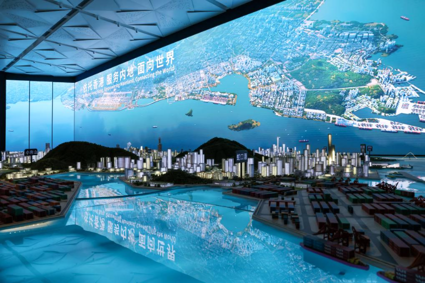 4月23日拍摄的前海展示厅。