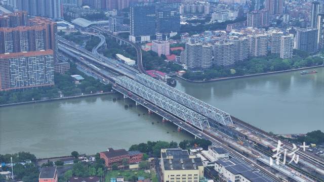 广湛高铁珠江四线特大桥全桥合龙
