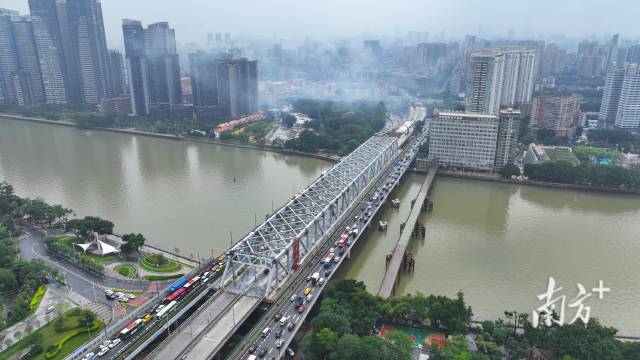广湛高铁珠江四线特大桥全桥合龙
