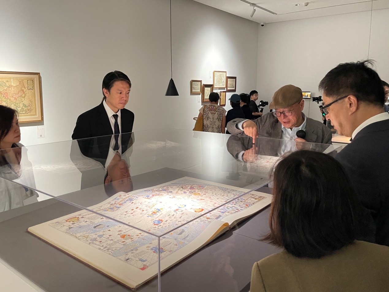 “看·书”艺术展览现场。