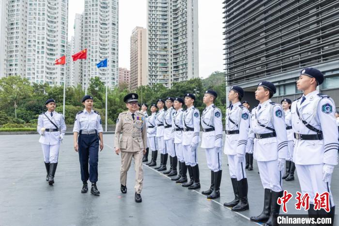 5月25日，香港特区政府入境事务处在屯门入境事务学院举行2025年度入境事务处青少年领袖团大会操暨队员晋升典礼。