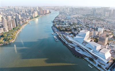 图为位于广州市荔湾区的白鹅潭大湾区艺术中心。