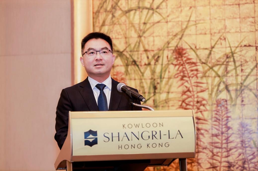 甘孜州政府副州长袁纲致辞。
