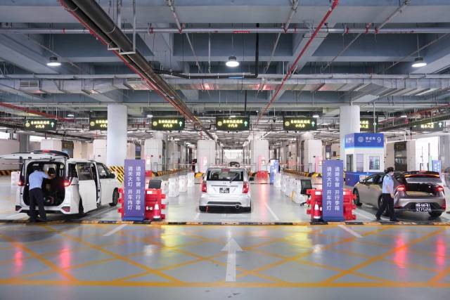 横琴口岸今年验放出入境澳门单牌车超100万辆次
