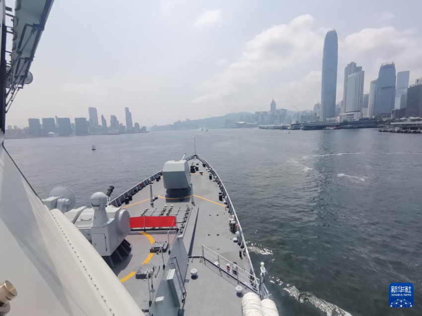 7月7日，湛江舰驶离维多利亚港。