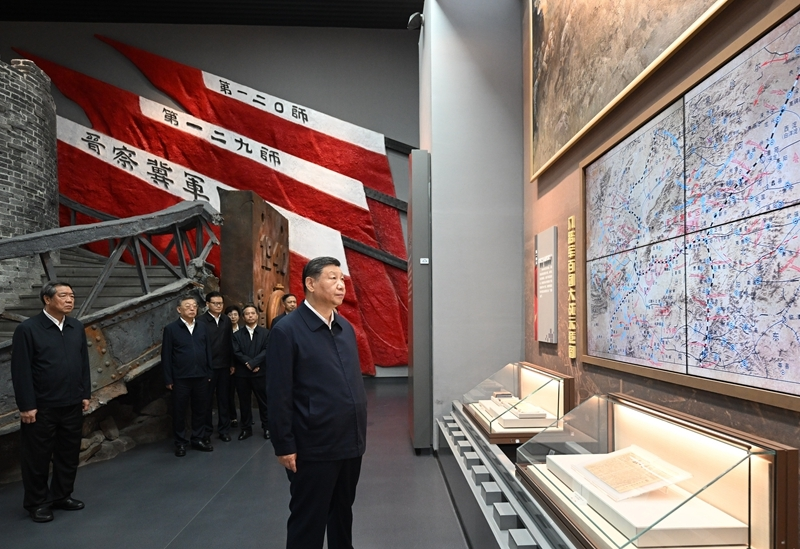 7月7日至8日，中共中央总书记、国家主席、中央军委主席习近平在山西考察。这是7日下午，习近平在位于阳泉市狮脑山的百团大战纪念馆考察。图片来源：新华网