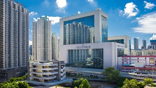 图为青茂口岸大楼外观。