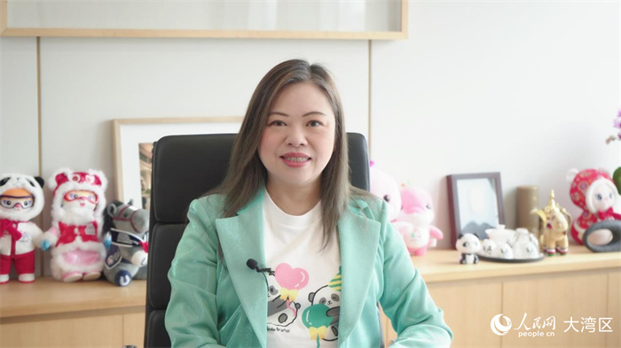 香港特区政府文化体育及旅游局局长罗淑佩接受人民网专访。