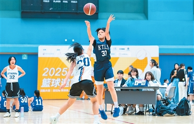 图为比赛现场。