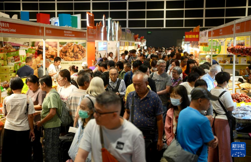 这是8月14日拍摄的第35届美食博览现场。