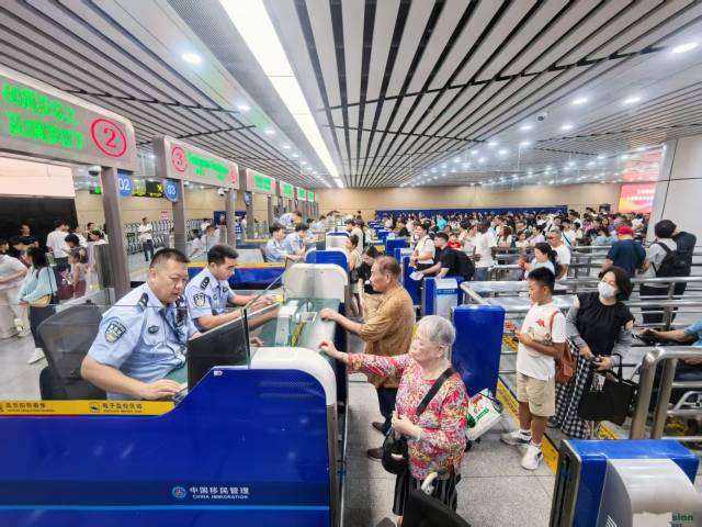 夏季火热跨境游，拱北口岸迎客超1500万人次